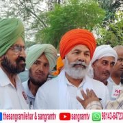 ਰਾਕੇਸ਼ ਟਿਕੈਤ ਹੜ੍ਹ ਪੀੜਤਾਂ ਲਈ ਰਾਹਤ ਸਮੱਗਰੀ ਲੈ ਕੇ ਐੱਸਕੇਐੱਮ ਦੇ ਕੈਂਪ ਵਿੱਚ ਪੁੱਜੇ